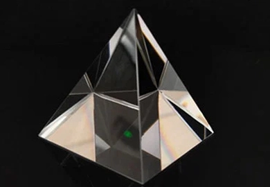 Penta prisms: Deflects the Beam Precisely 90°